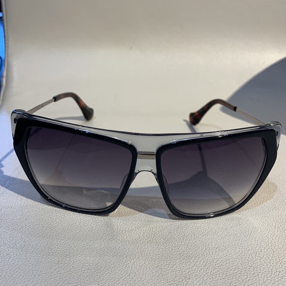 New Women’s Authentic Balenciaga Sunglasses - Picture 9 of 9